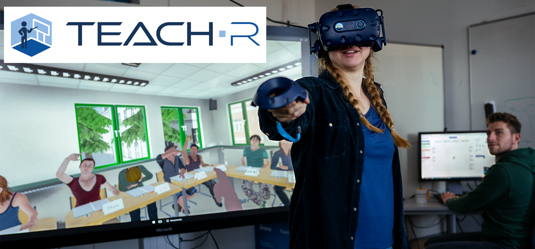 Teach-R im Einsatz mit VR-Brille und einem virtuellen Klassenraum